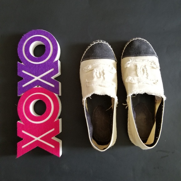 CHANEL Shoes - CHANEL canvas black/gray & cream espadrilles (39)